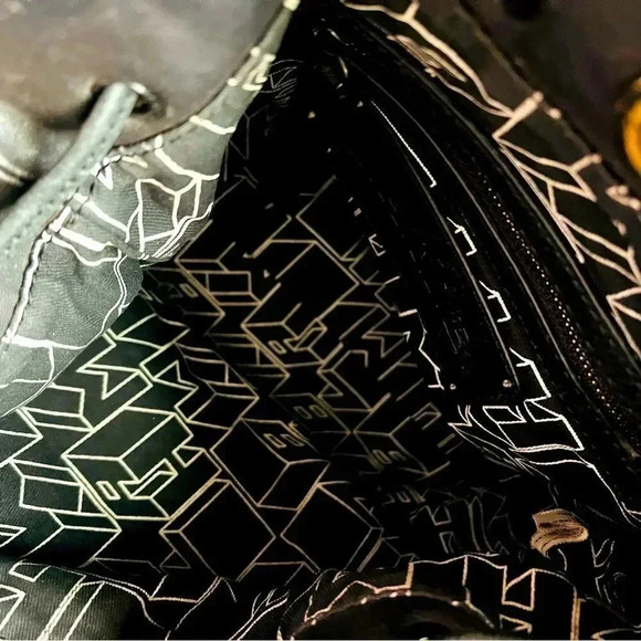 L.A.M.B. Gwen Stefani Rare Leather Drawstring Bucket Crossbody Bag - Picture 11 of 11